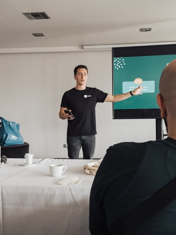 Transformez vos idées en présentations percutantes avec slideup