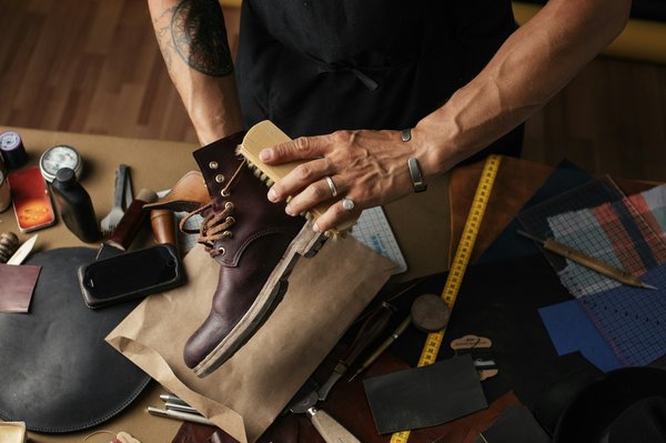 Les meilleurs produits et accessoires pour l'entretien des chaussures